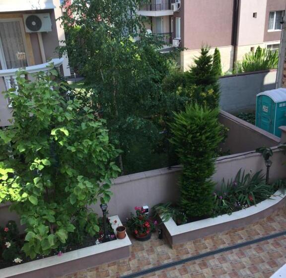 דירת חדר עם טרסה, Vase Apartments