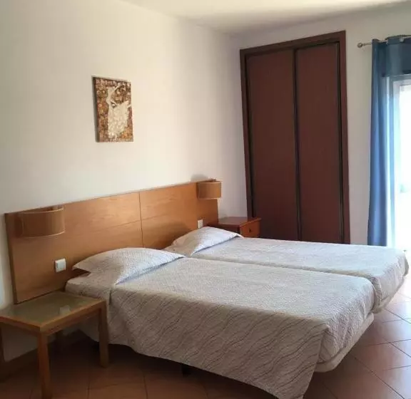 آپارتمان 1 خوابه با تراس, Castelos Da Rocha