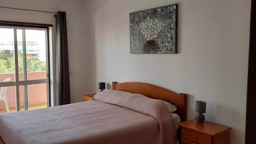 آپارتمان 1 خوابه با چشم‌انداز استخر, Castelos Da Rocha