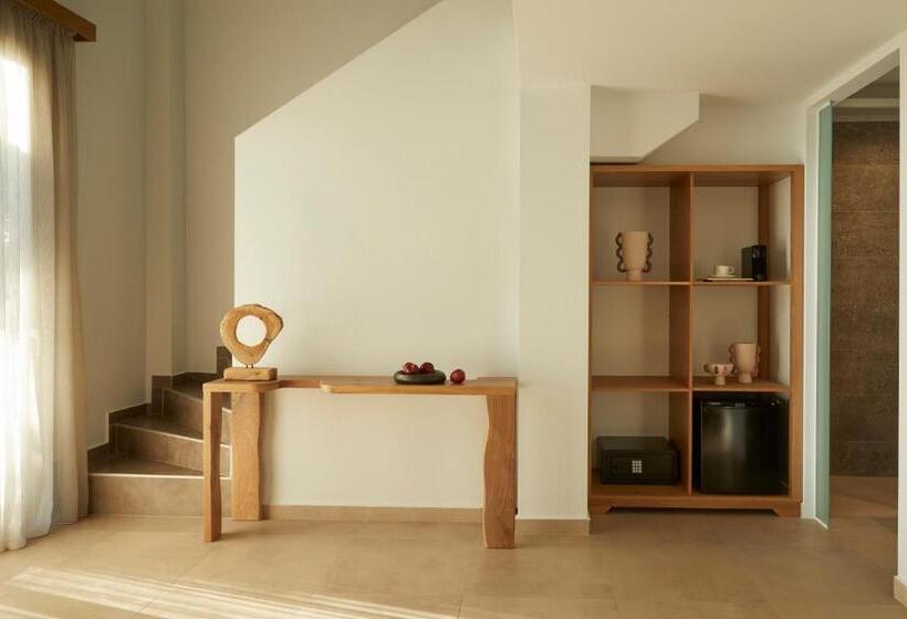 套房配有游泳池, Absolute Kiotari Resort