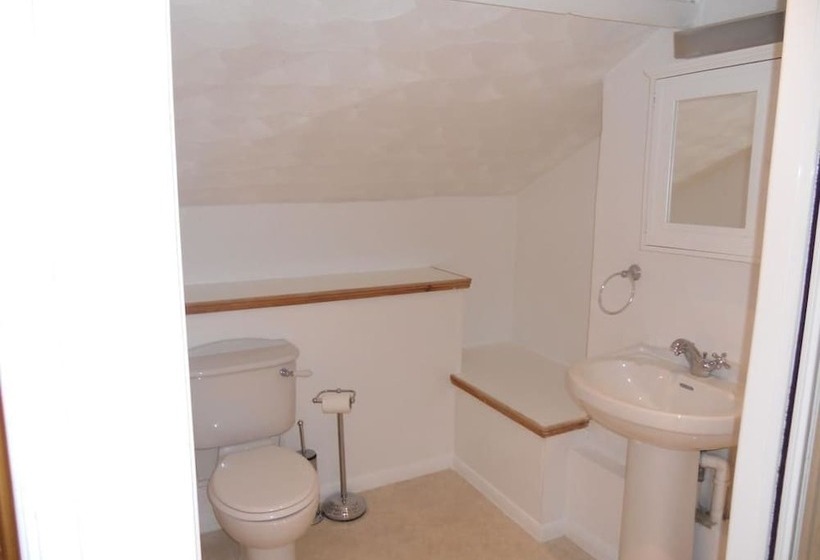 غرفة قياسية فردية, Bentley Tower