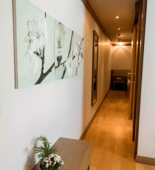 Camera Familiare, Bitez Corner Boutique