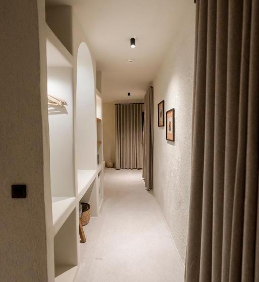 ファミリールーム, Bitez Corner Boutique