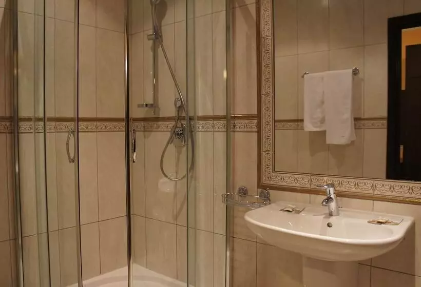スーペリアールーム, Eugene