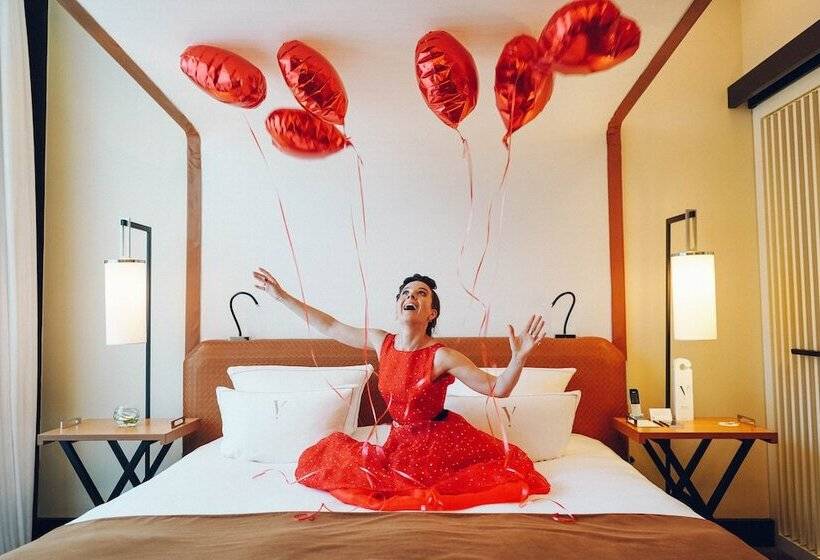 اتاق لوکس, Five Seas By Inwood Hotels