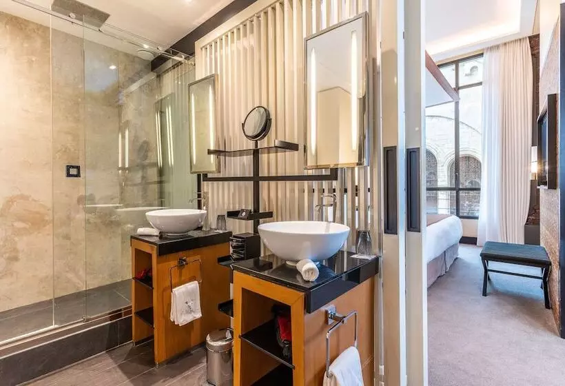 スイート, Five Seas By Inwood Hotels
