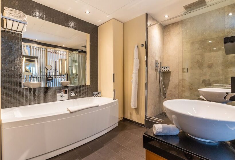 سوییت, Five Seas By Inwood Hotels