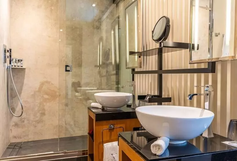 スイート, Five Seas By Inwood Hotels