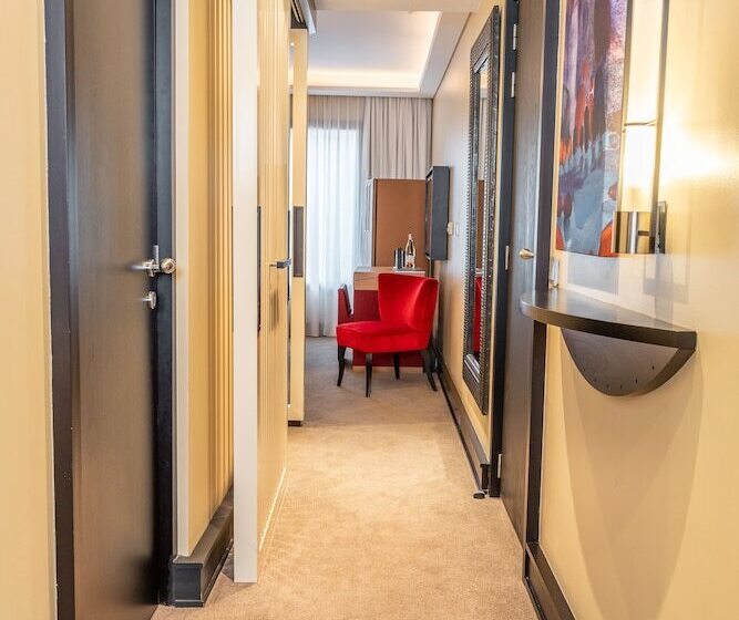اتاق سوپریور, Five Seas By Inwood Hotels