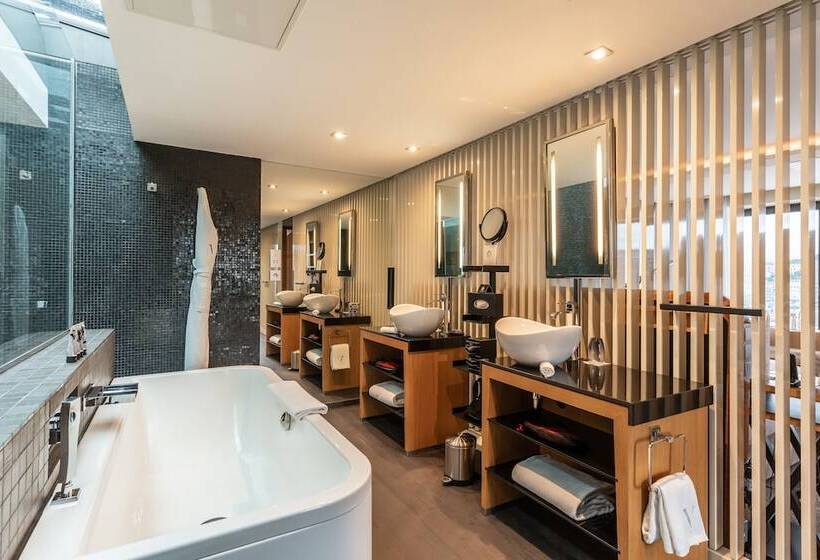 سوییت, Five Seas By Inwood Hotels