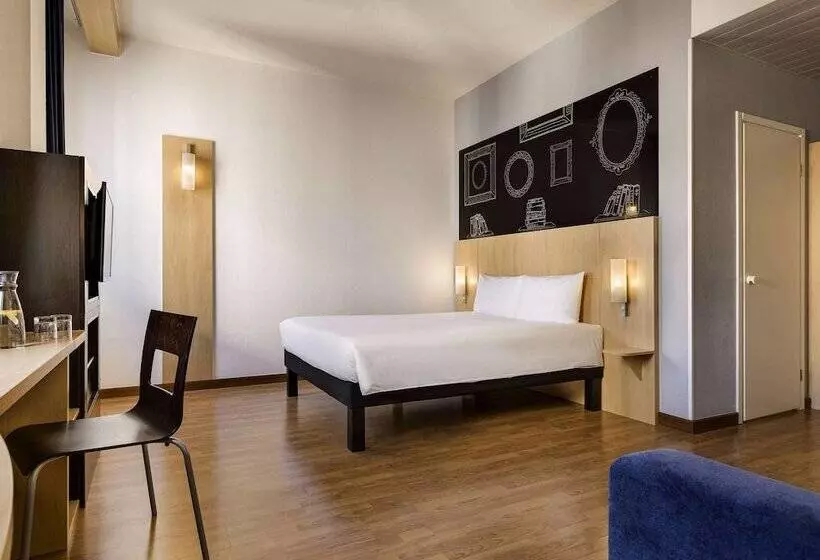 Perhehuone, Ibis Kyiv City Center