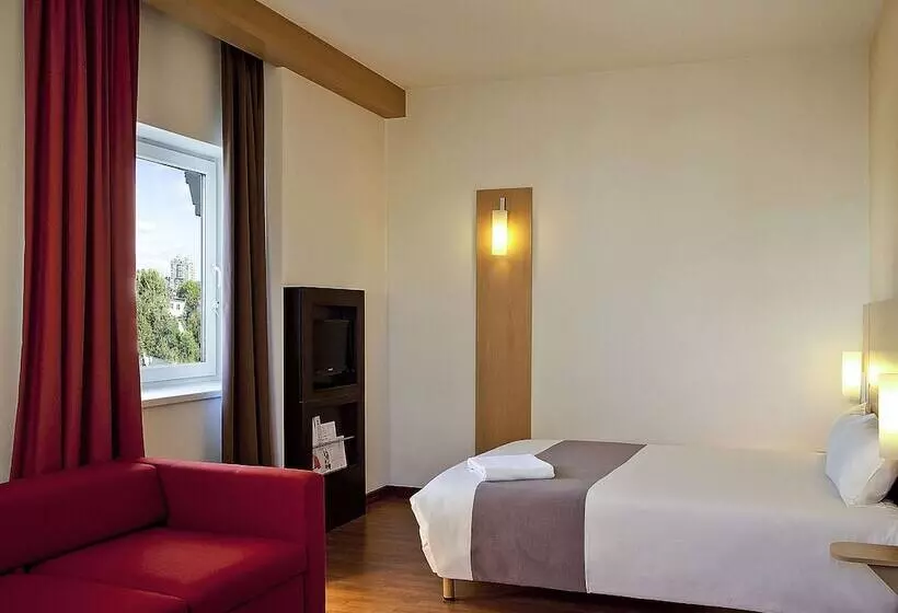 Perhehuone, Ibis Kyiv City Center