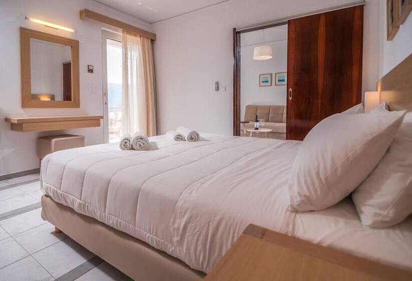 جناح مطلّ علي البحر, Pal Beach