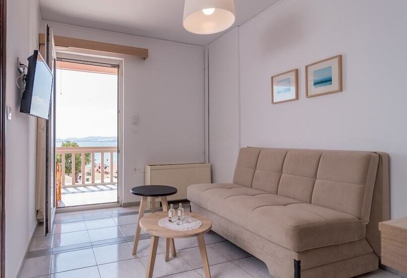 جناح مطلّ علي البحر, Pal Beach