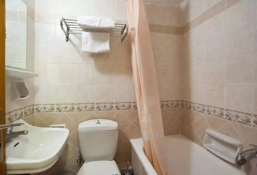 Chambre Familiale, Pan