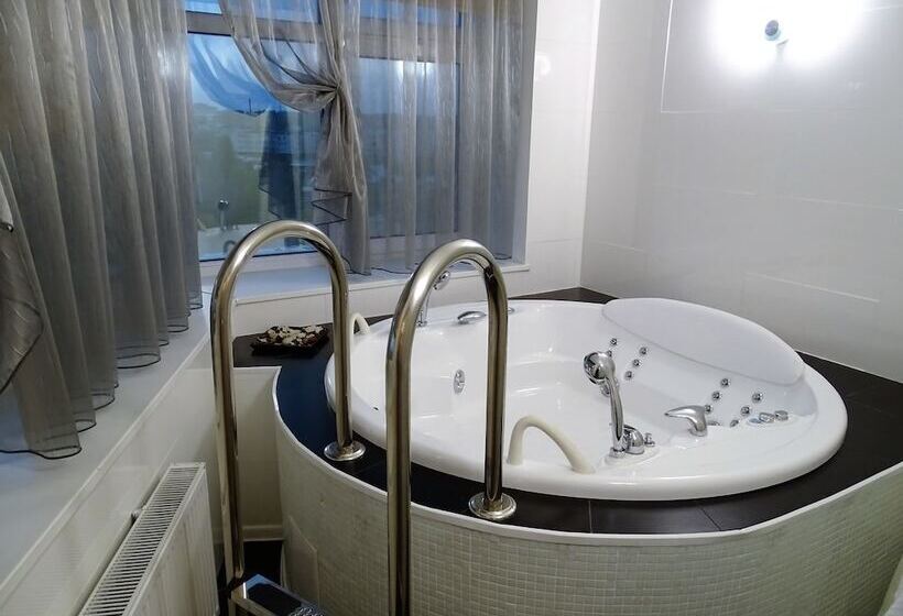 جناح رئاسى, Ramada Hotel & Suites By Wyndham Alabuga