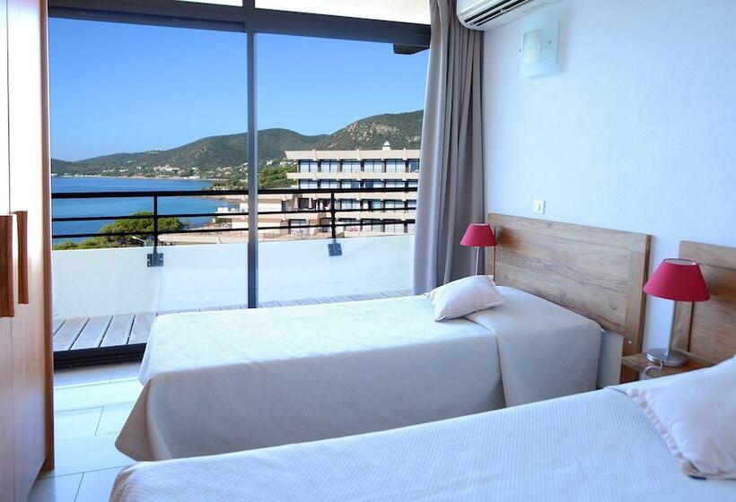 Апартаменты 2 Спальни Вид на Море, Residence Les Calanques