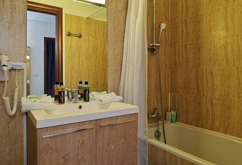 Апартаменты 1 Спальня Вид на Сад, Residence Les Calanques