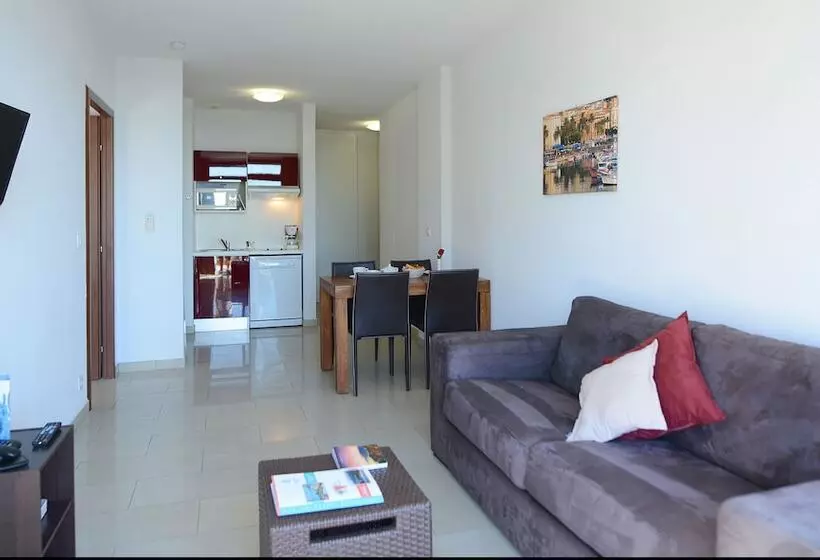 Huoneisto 1 Makuuhuone Puutarhanäkymä, Residence Les Calanques