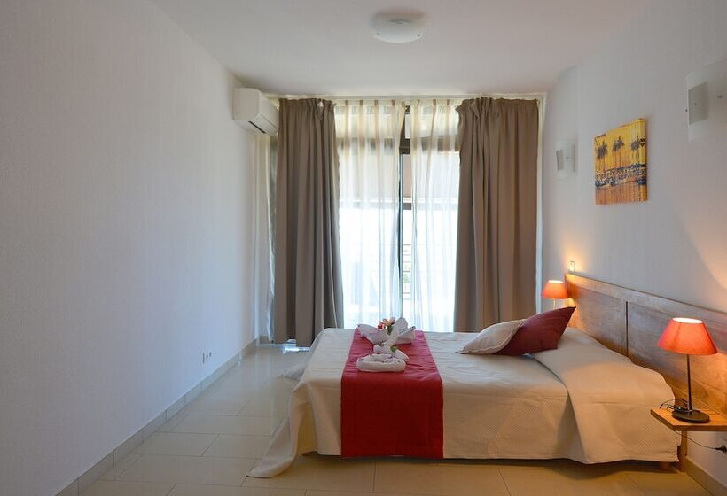 Апартаменты 1 Спальня Вид на Сад, Residence Les Calanques