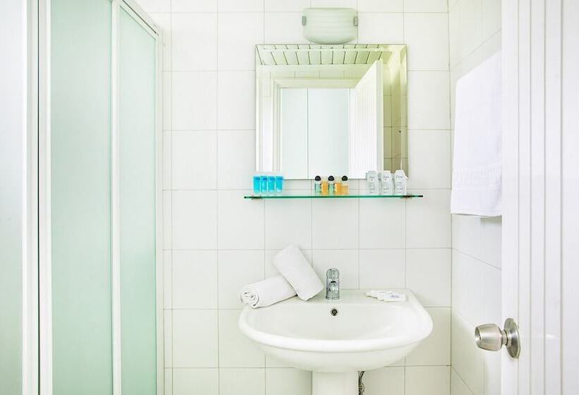 غرفة قياسية مطلّة علي الحديقة, Xenios Port Marina