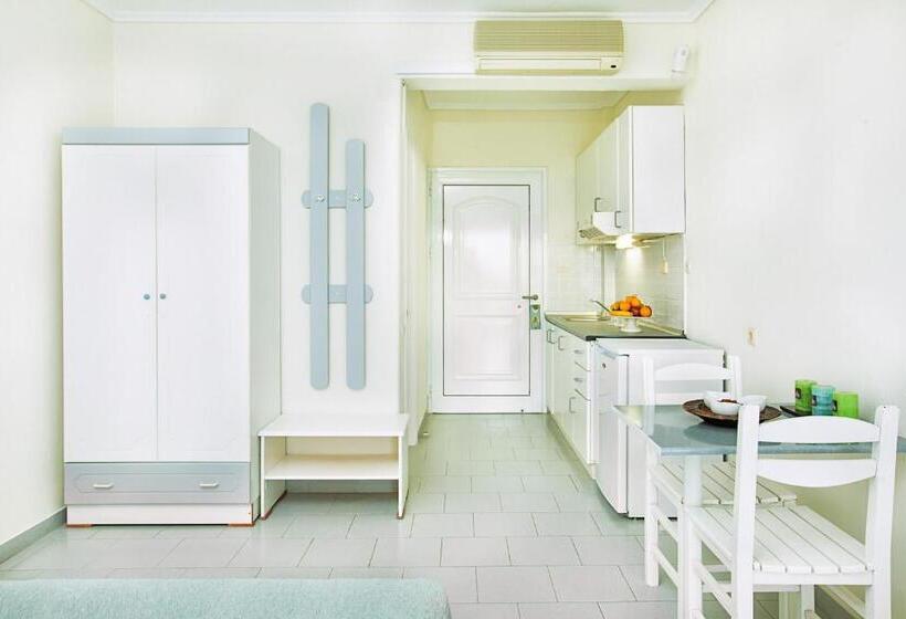 غرفة قياسية مطلّة علي الحديقة, Xenios Port Marina