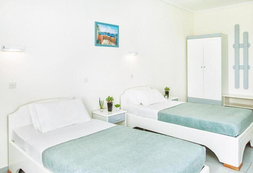 غرفة قياسية مطلّة علي البحر, Xenios Port Marina