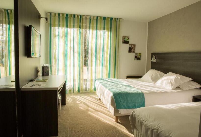 Номер Superior Вид на Парк, Logis Hotel Restaurant Spa Les Oliviers