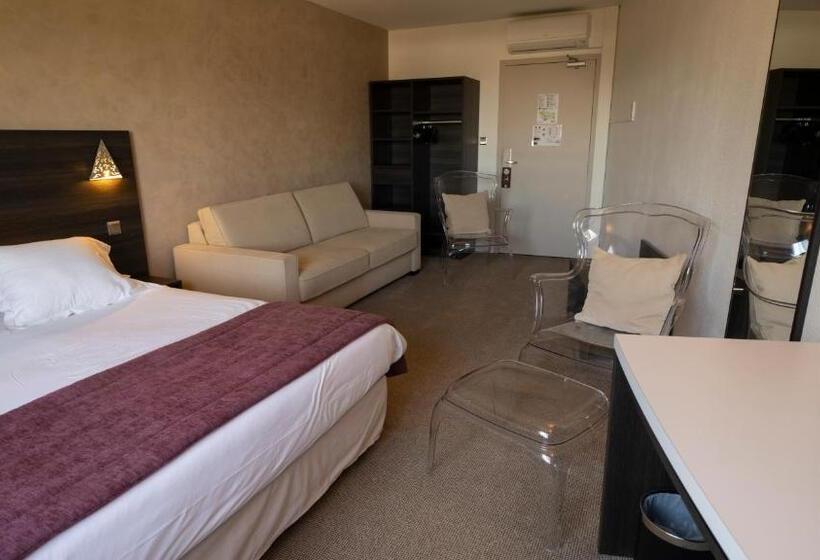 جناح جونيور, Logis Hotel Restaurant Spa Les Oliviers