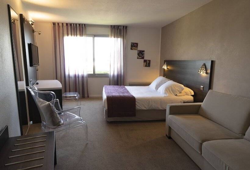 Полулюкс, Logis Hotel Restaurant Spa Les Oliviers