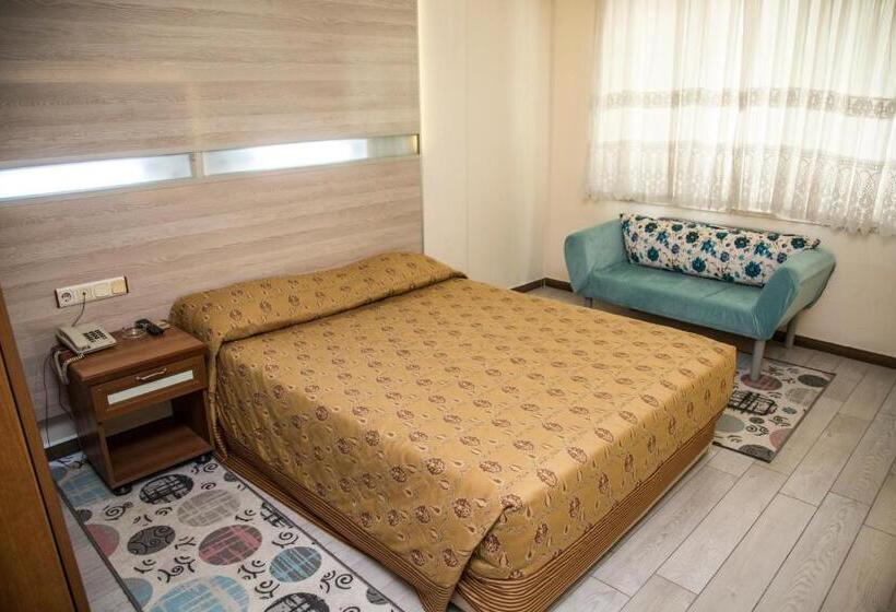 سوییت لوکس, Reis Thermal Otel