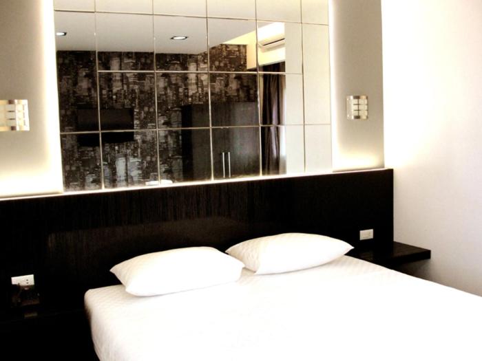 Номер Superior, Richard S Home