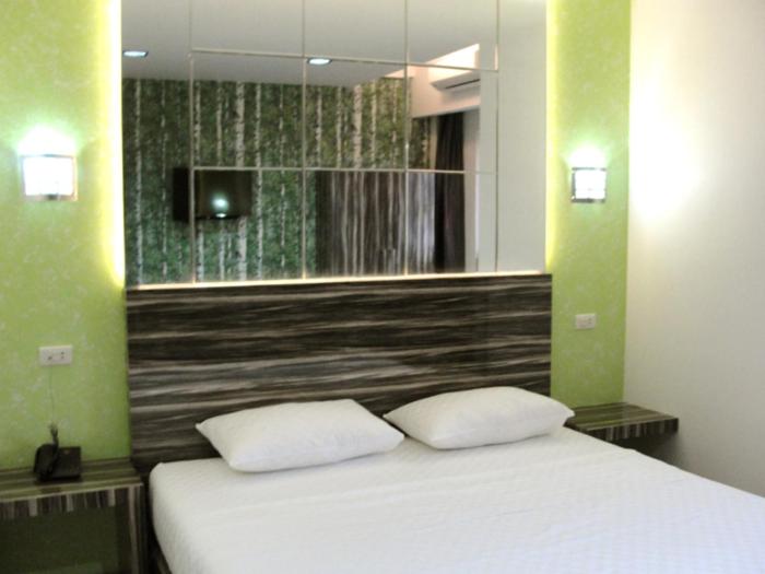 Номер Superior, Richard S Home