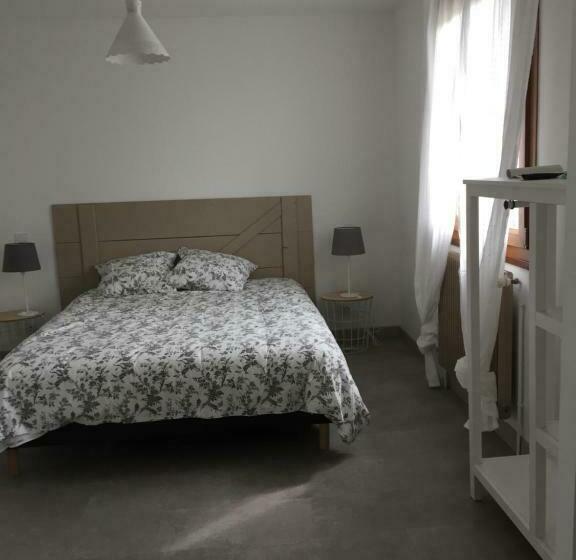 标准间, Sous La Tour