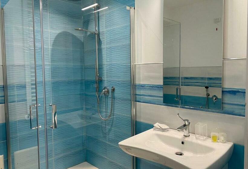 适合残疾人使用的标准间, 103 Boutique Hotel Stintino