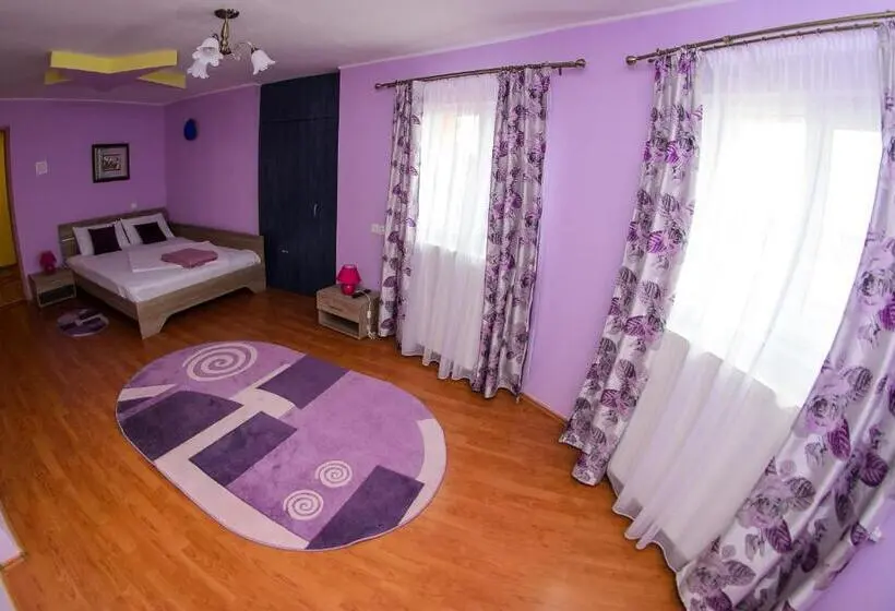 Perhehuone, Casa Liana
