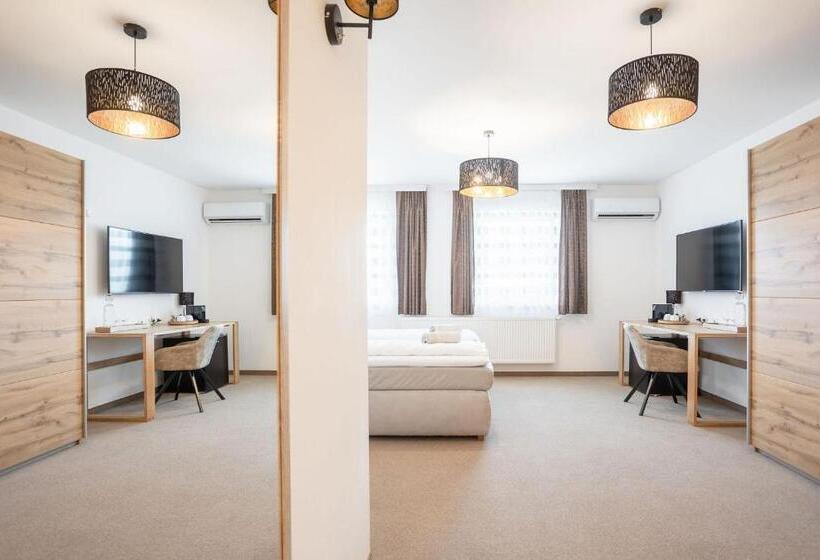 חדר משפחתי, Casa Plus