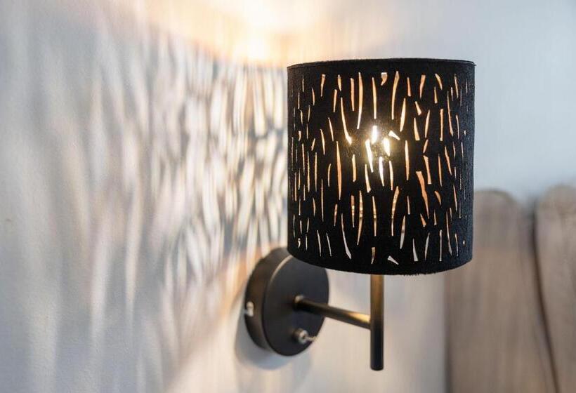 חדר משפחתי, Casa Plus