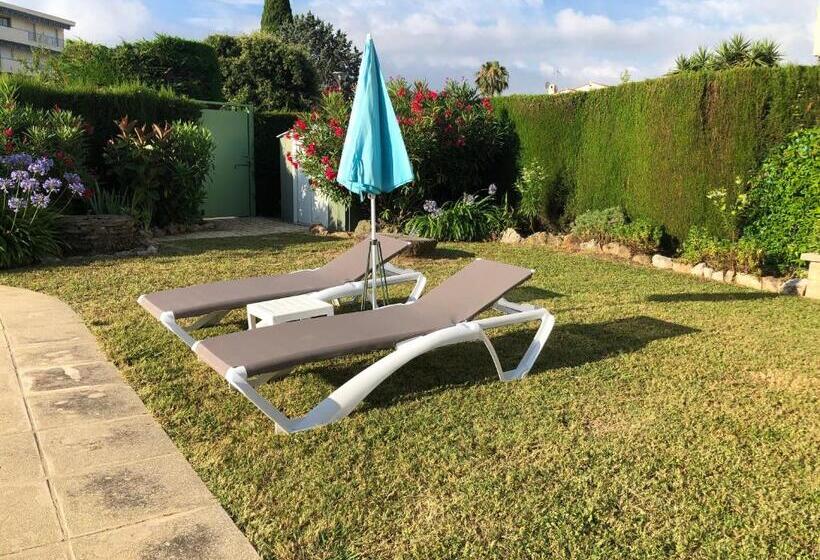 标准间带游泳池, Villa C3 Arthur Rimbaub Chambre D’hôte Piscine Proche Mer Plage 600m