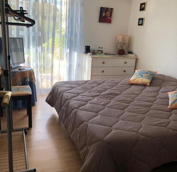 标准间带游泳池, Villa C3 Arthur Rimbaub Chambre D’hôte Piscine Proche Mer Plage 600m