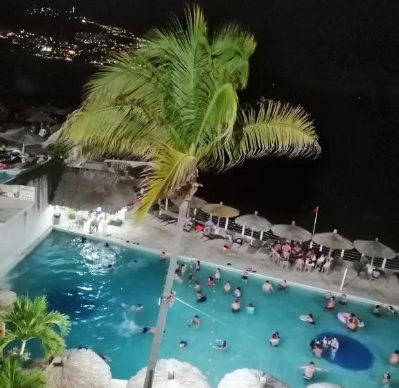 استودیو خانوادگی, Bonita Suite Torres Gemelas