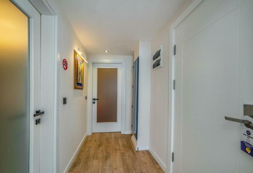 סוויטת דלוקס נוף לים, Ece Marina Suites