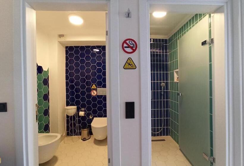 חדר סטנדרט לארבעה נוף לים, Ece Marina Suites