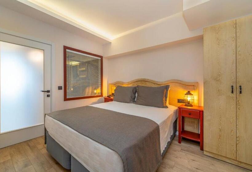 חדר דלוקס לשלושה עם נו לים, Ece Marina Suites