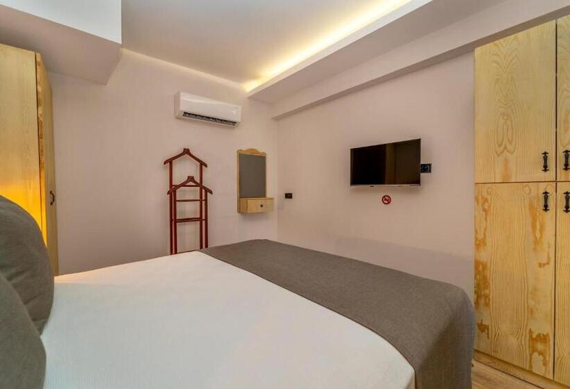 חדר דלוקס לשלושה עם נו לים, Ece Marina Suites