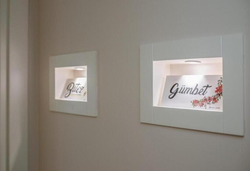 מיטת קינג בסוויטה, Ece Marina Suites