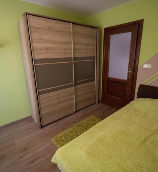 בית, חדר שינה 1, Barátkozó Vendégház