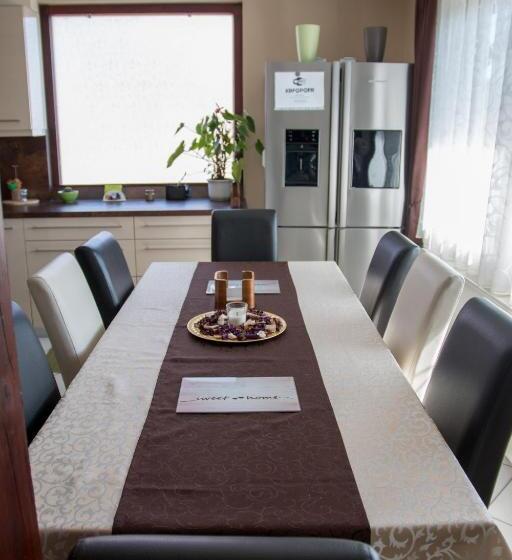 בית, חדר שינה 1, Barátkozó Vendégház