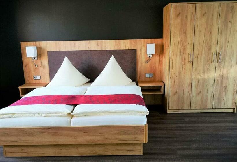 Студио Стандарт с Балконом, Feriendomizil Schlossblick