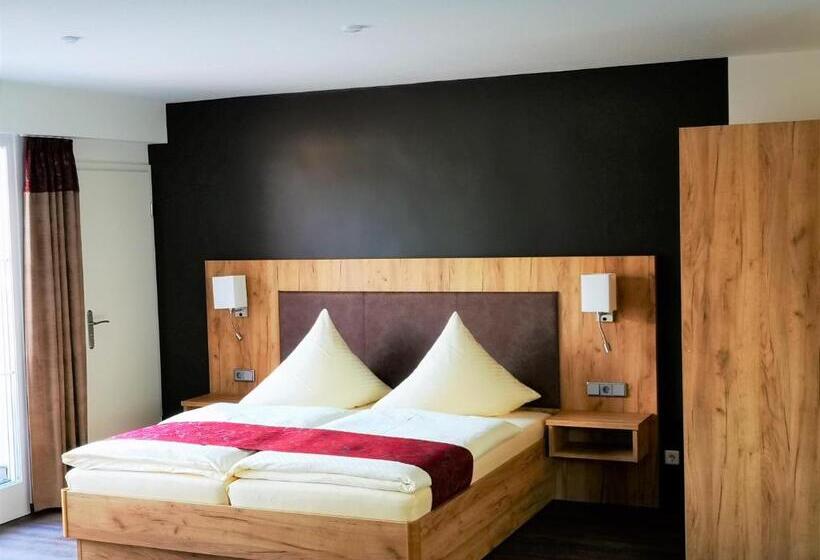 Студио Стандарт с Балконом, Feriendomizil Schlossblick